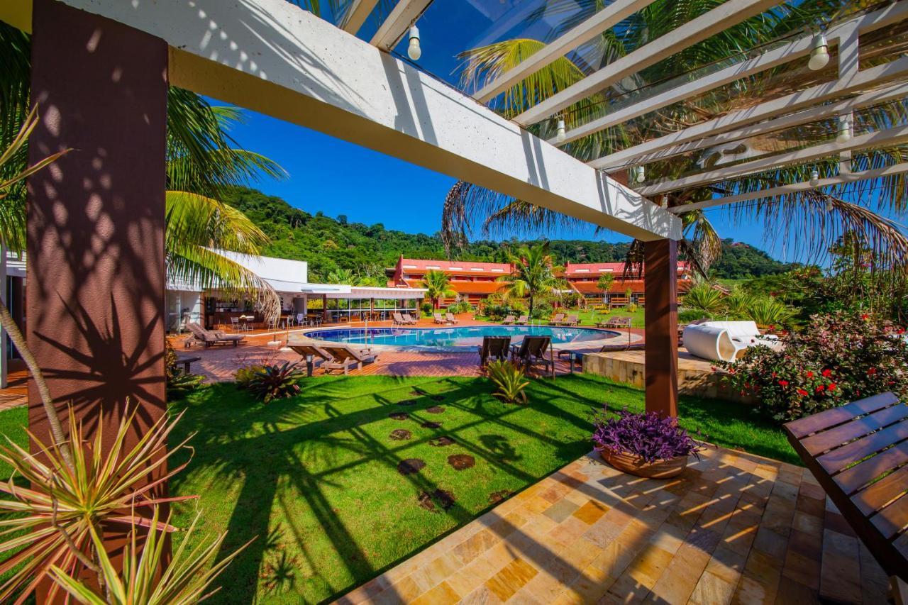 Hotel Boutique Frangipani Brotas Exterior photo The resort's pool area