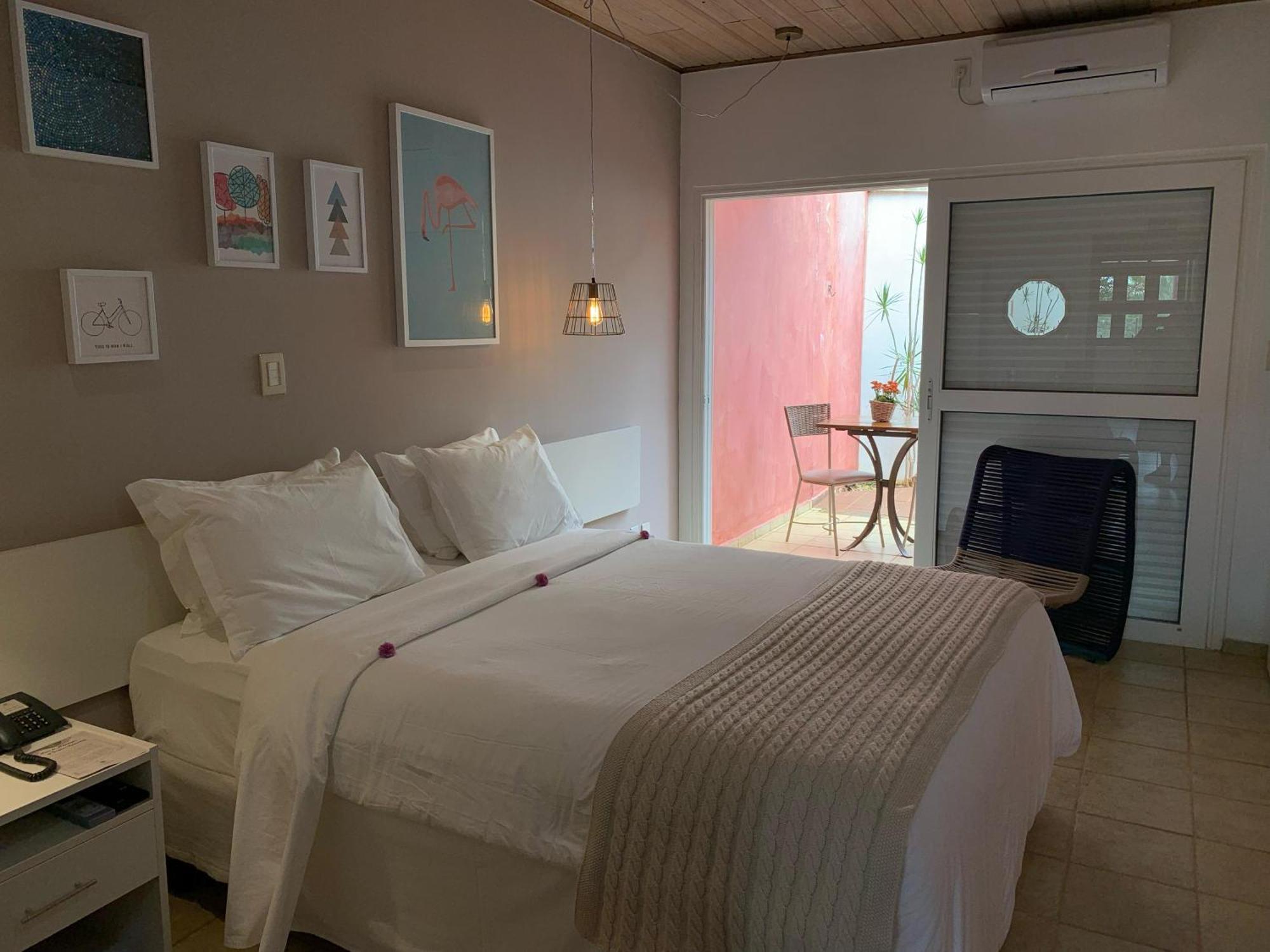 Hotel Boutique Frangipani Brotas Exterior photo A room at the hotel