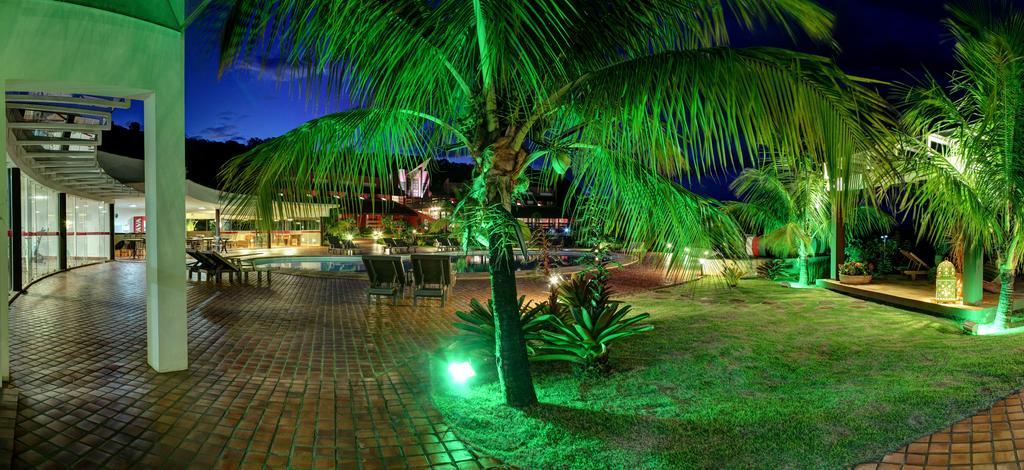 Hotel Boutique Frangipani Brotas Exterior photo Landscape lighting